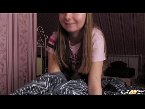 ❤️ Blondie BFF-ya xwe bi kûr dimije û di devê xwe de diqelişe ❤❌ Pornoya rûsî li me ❌